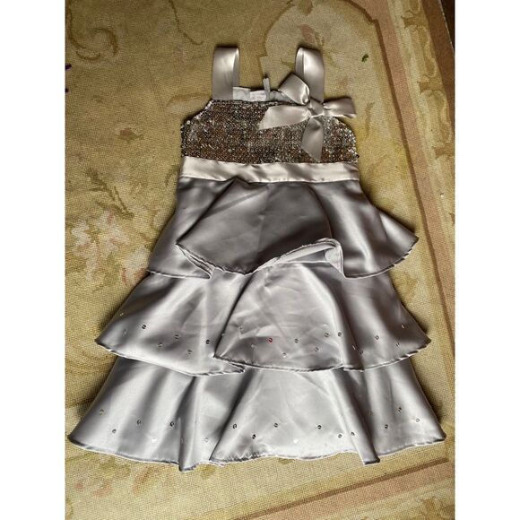 Incomplete Handmade Silver Sequin Tiered Holiday Dress Girls Size 7 - Picture 3 of 8